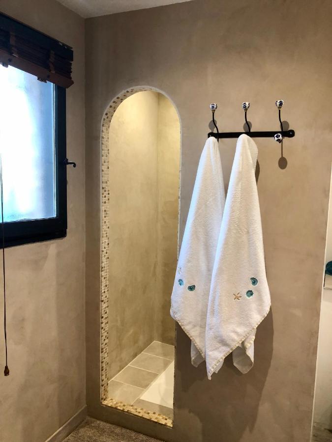 Longo Mai Bed & Breakfast Sillans-la Cascade Ngoại thất bức ảnh