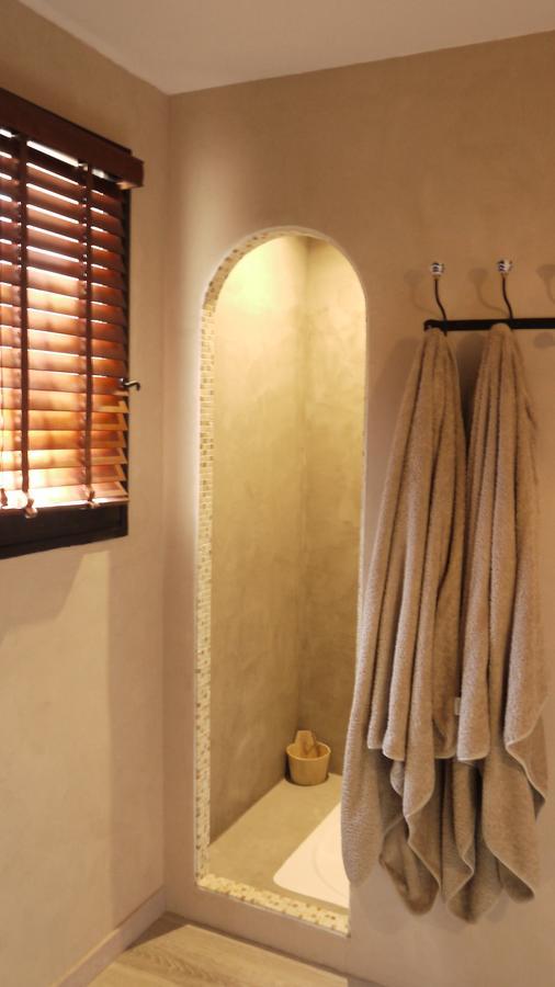 Longo Mai Bed & Breakfast Sillans-la Cascade Ngoại thất bức ảnh