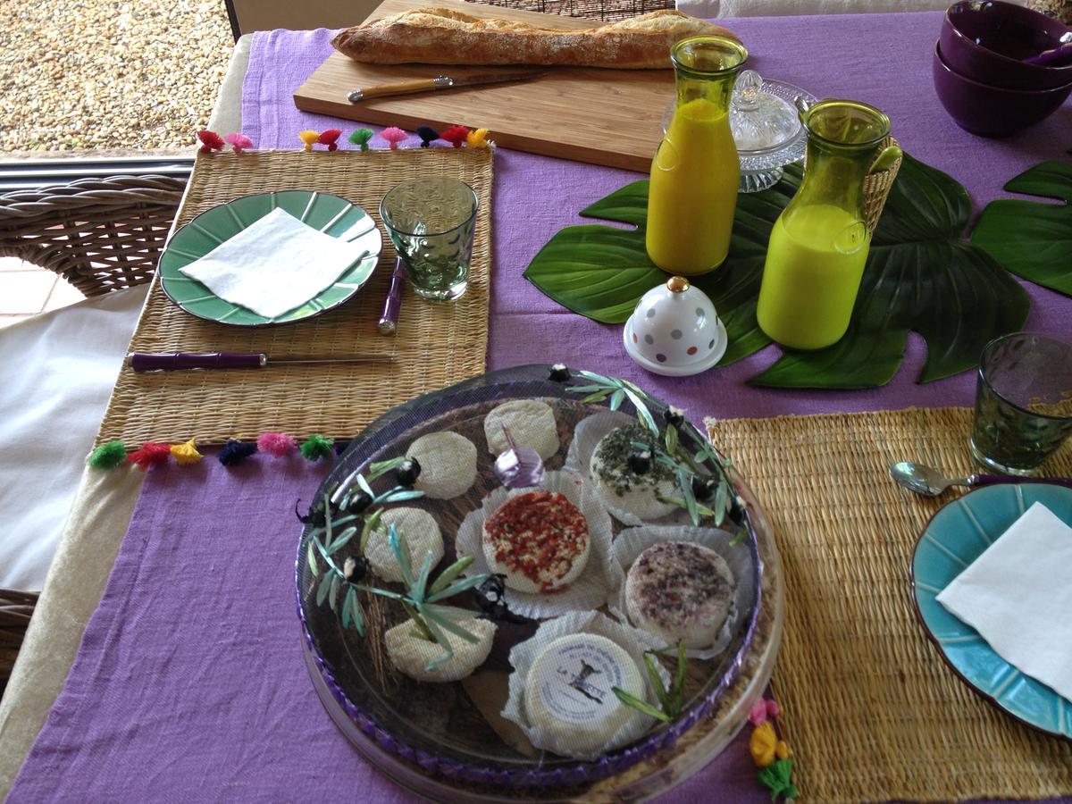 Longo Mai Bed & Breakfast Sillans-la Cascade Ngoại thất bức ảnh
